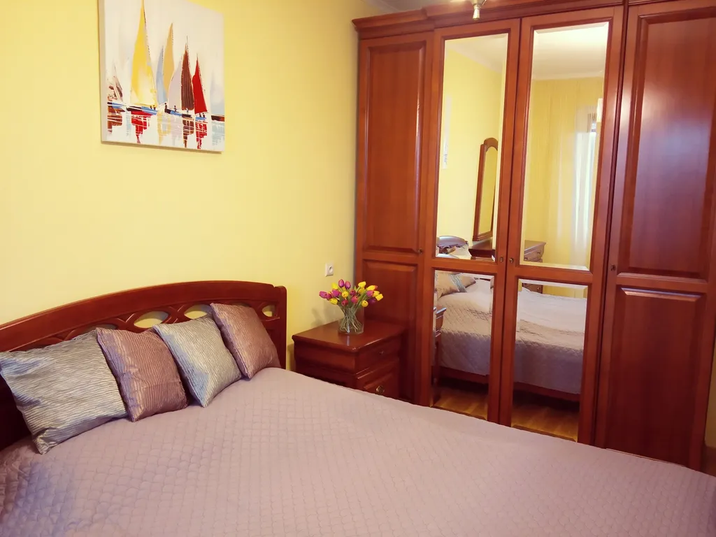 Уютная  большая 3- комнатная квартира рядом с центром