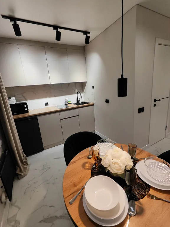 NATALI Aparts Дизайнерская евро 2-комнатная в центре города