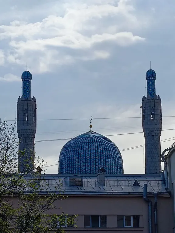 Квартира Квартира рядом с метро и видом на Соборную мечеть — Санкт-Петербург