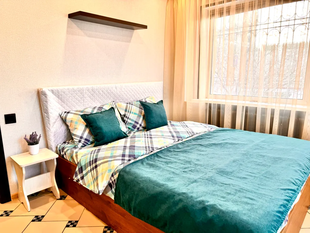 Квартира Двухкомнатная в центре — аренда посуточно в Омск