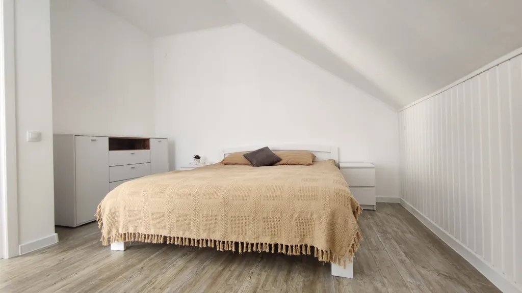 Дом вилла Надежда с видом на Владимирский собор, отдельный вход