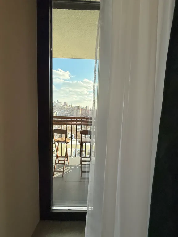 Просторная дизайнерская квартира с видовой терассой на берегу моря