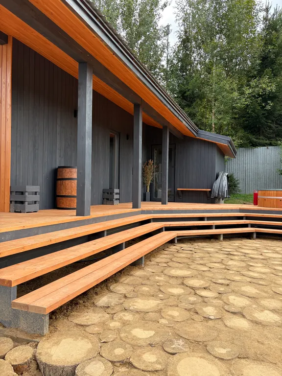 Коттедж Комфортный коттедж с сауной и купелью — Бугры