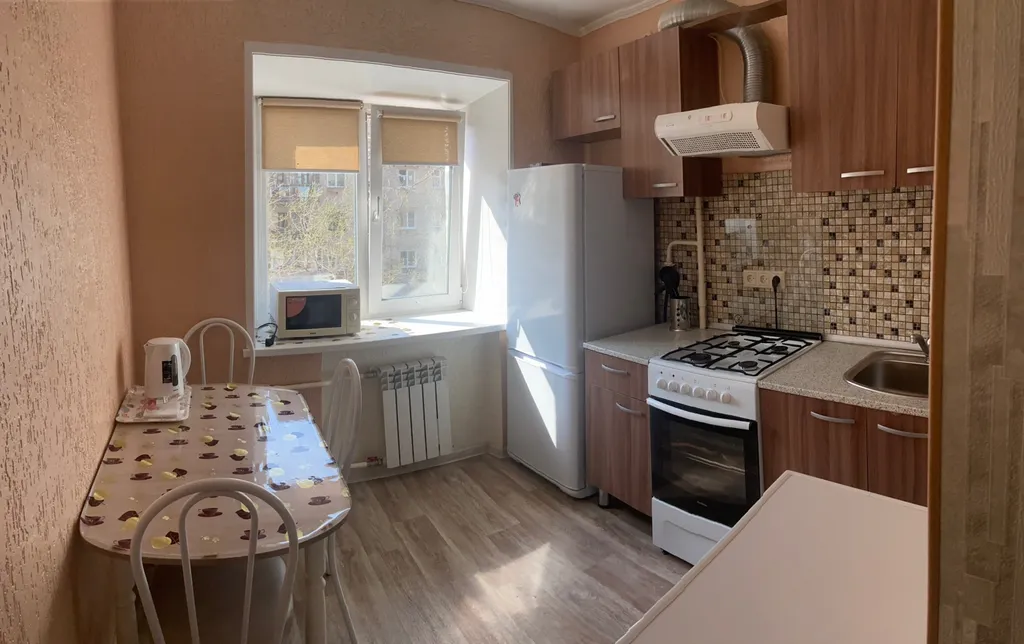 Квартира 2-комнатная возле жд вокзала