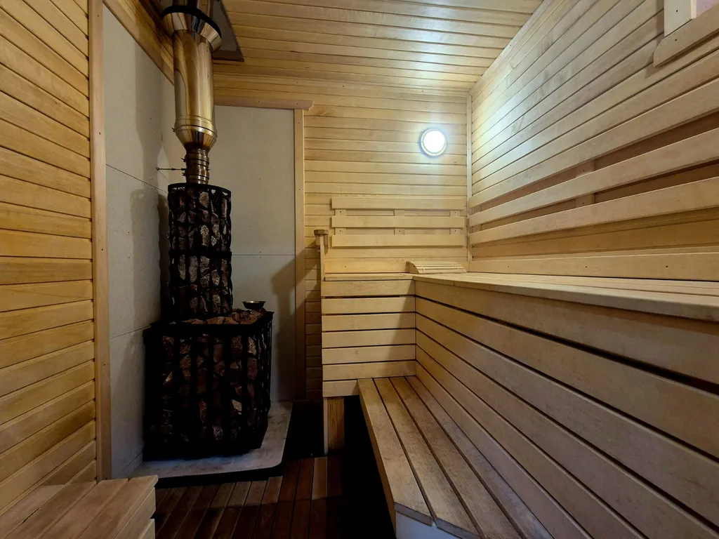 Дом-баня у родника