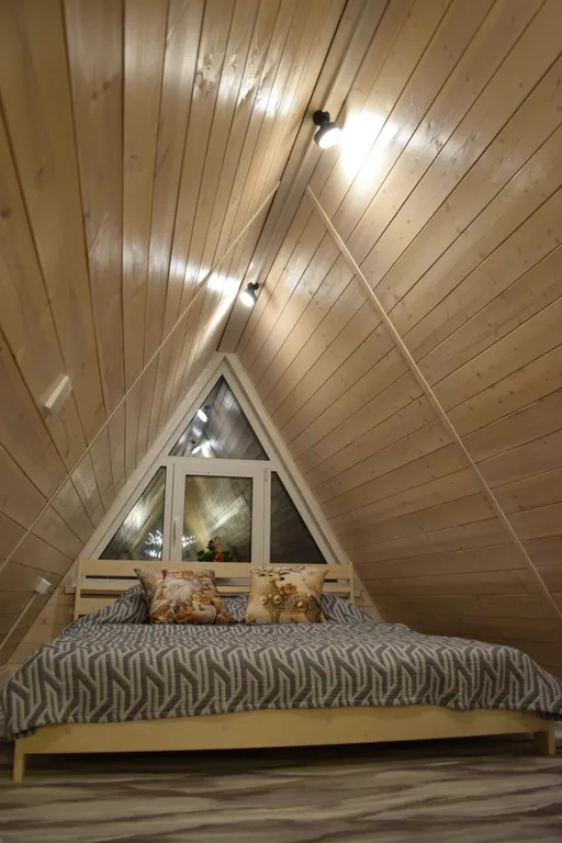 Уютный а-фрейм в деревне