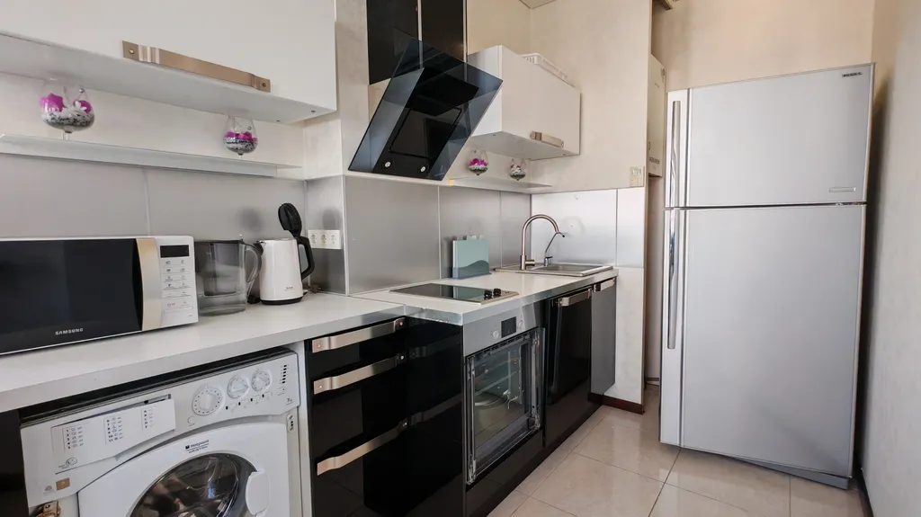 Уютная трёшка в центре у моря