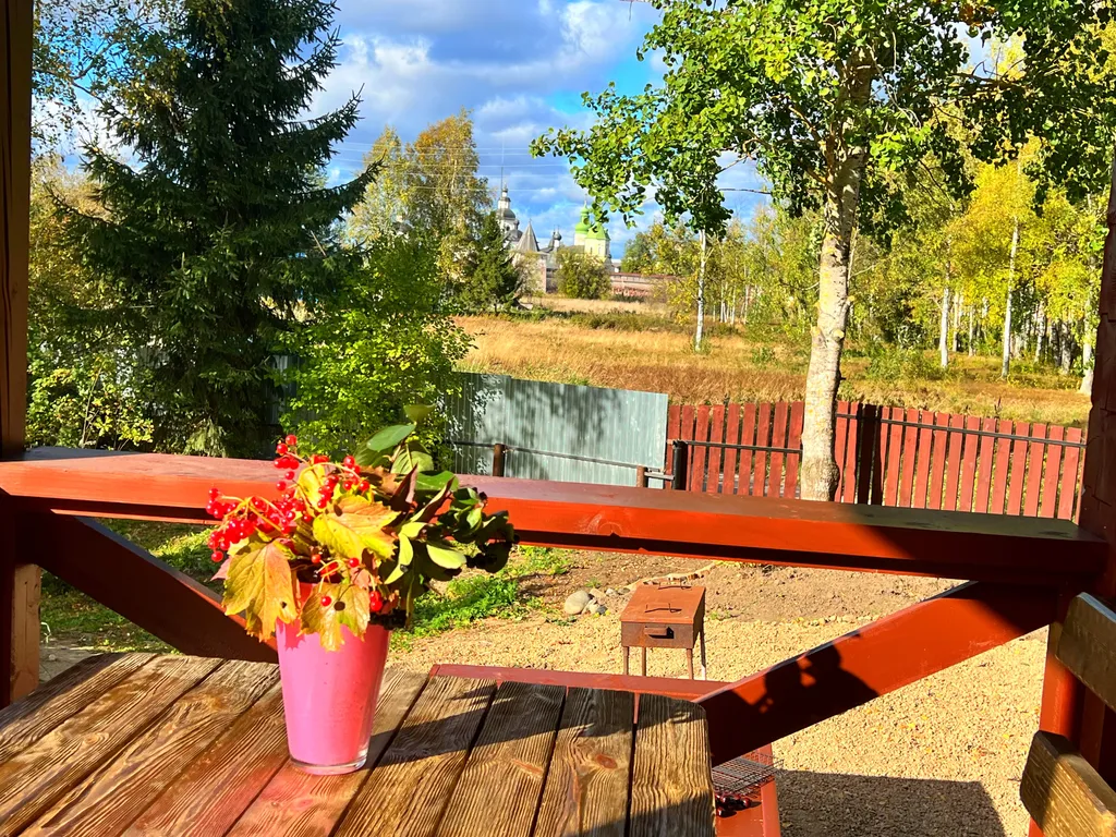 Уютный домик с баней с видом на монастырь