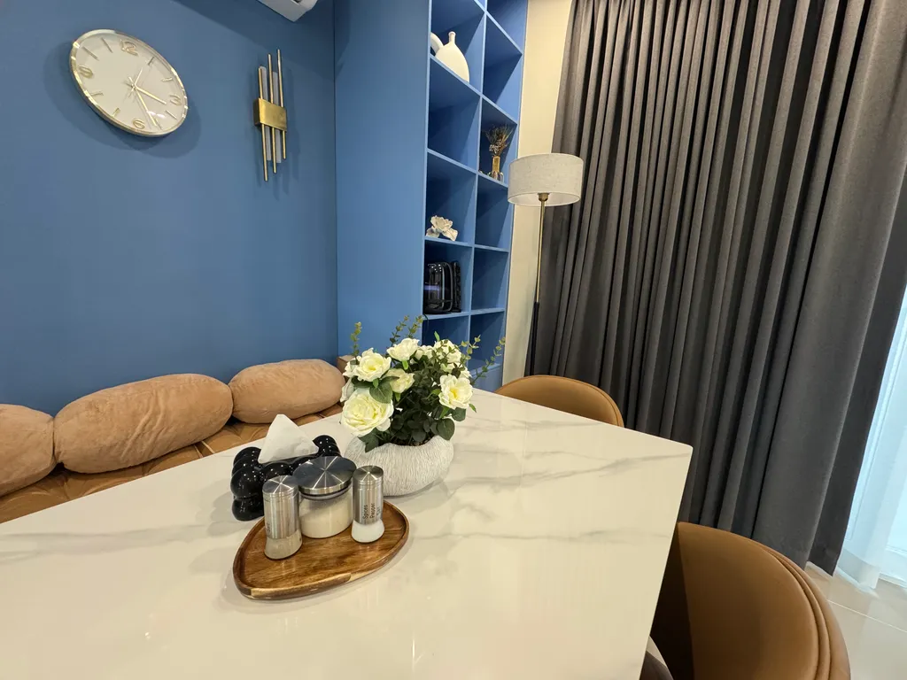 SvoyLux солнечный остров в океане