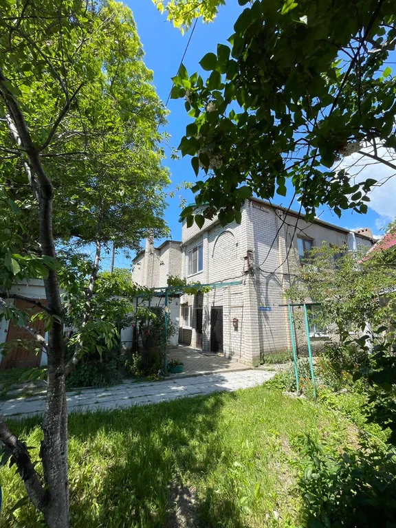 Квартира Просторная квартира в 5 минутах от моря с отдельным входом — Геленджик