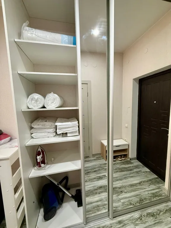 Укомплектованная студия с балконом