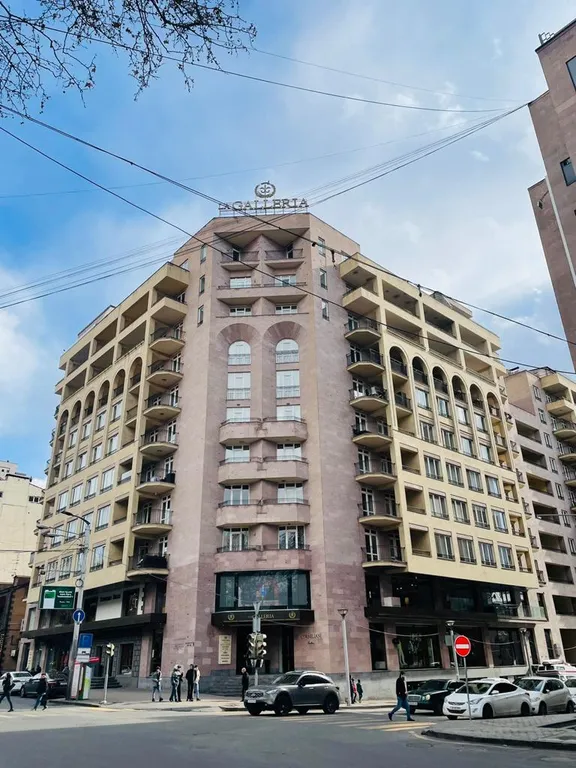 Трехкомнатная шикарная квартира в центре