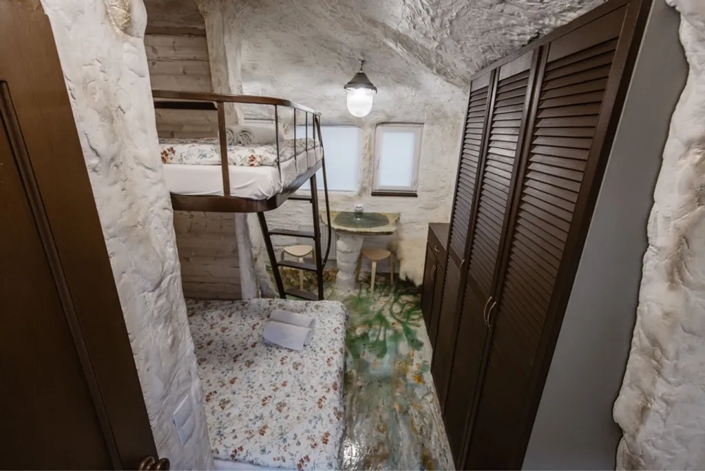 Студия № 6 Пещepа