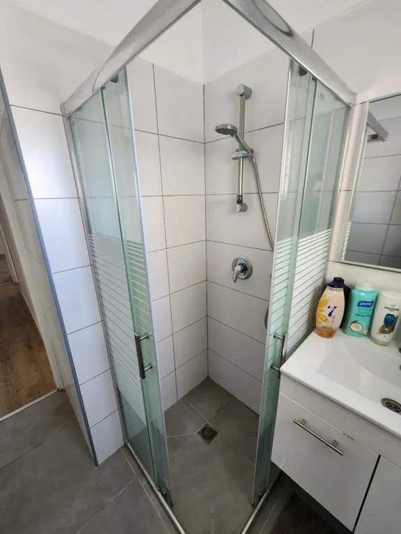 Комфортная трёхкомнатная квартира с видом на море на Анавиим