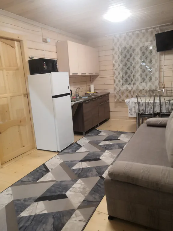 Домик с балконом