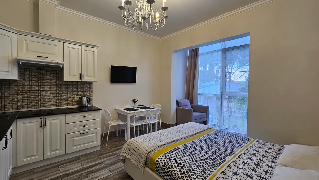 Квартира Квартира Уютная студия в центре на Волжской от HomeHotelSochi — Сочи