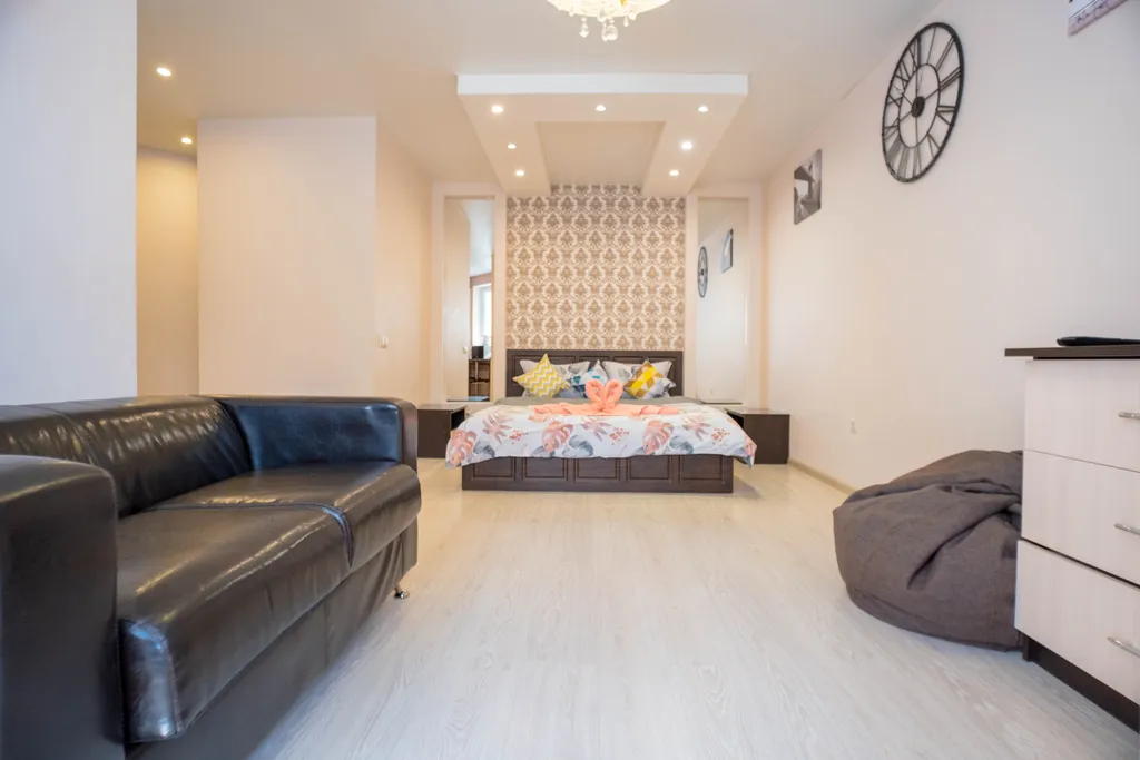 Студия со светлым ремонтом в новом доме