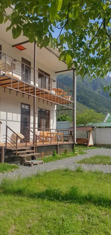 Апартаменты в центре с видом на горы