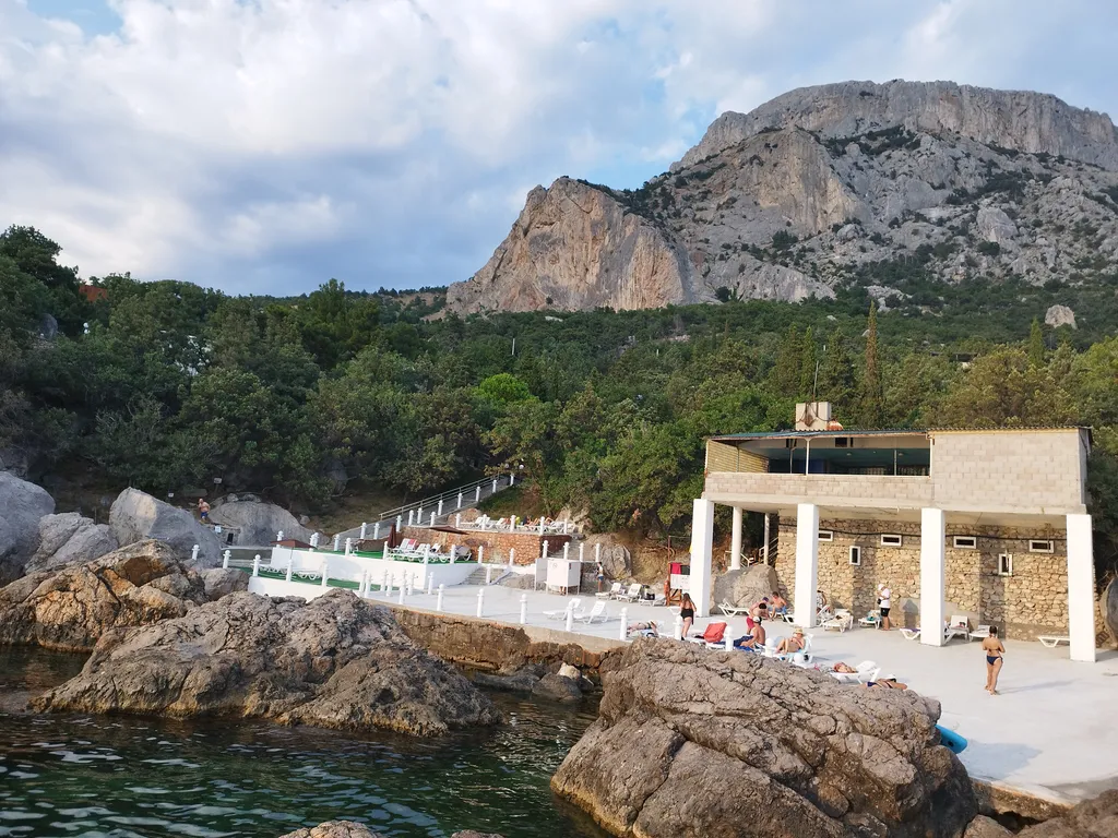 Квартира в бухте Ласпи у моря