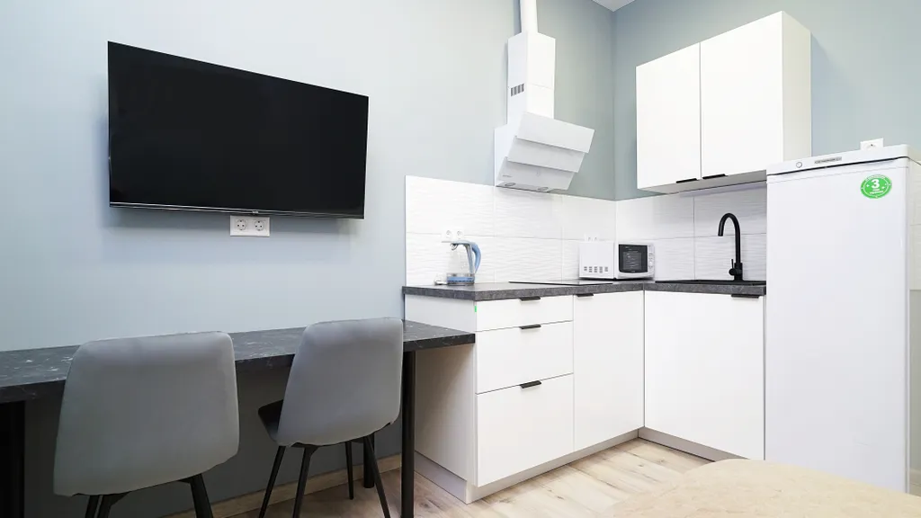 Красивая и уютная студия вблизи метро рядом с центром города