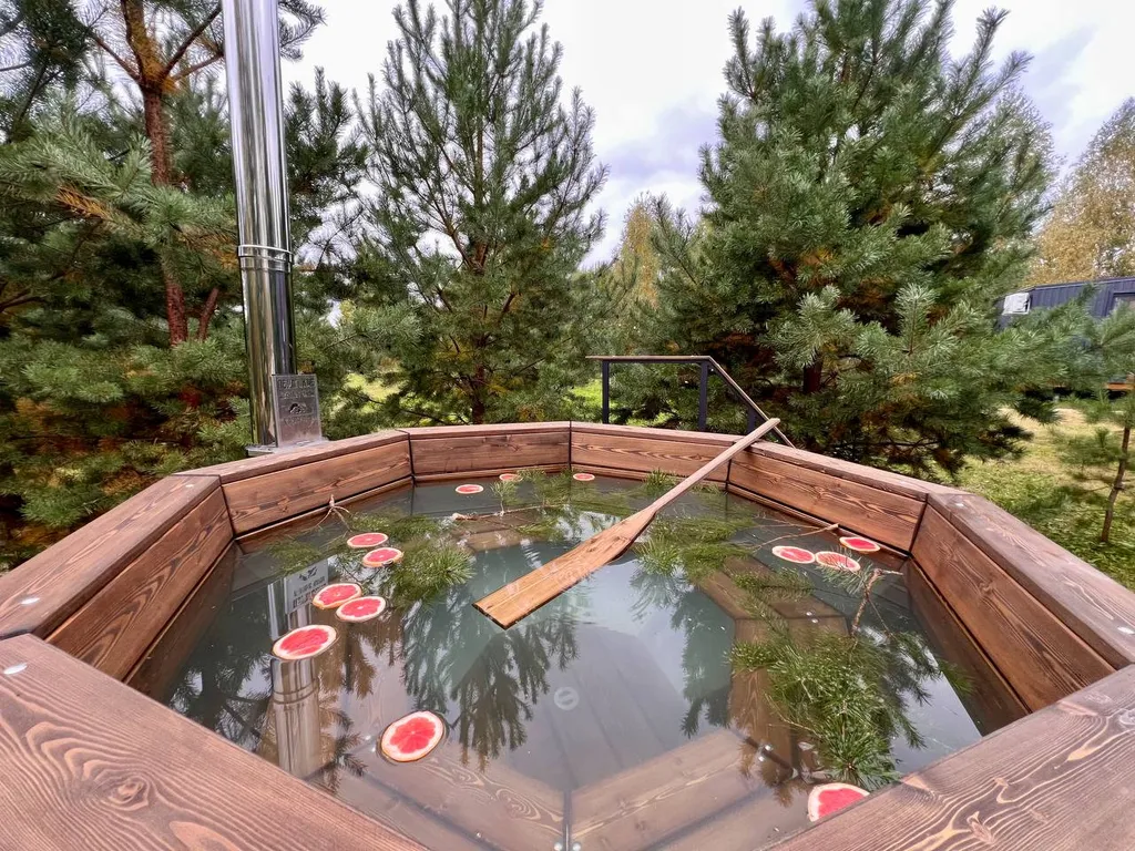 Атмосферный дом в соснах