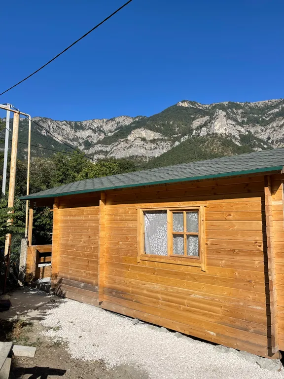 Коттедж Небольшой уютный деревянный домик в живописном месте — аренда посуточно в Виноградное (Ялта)