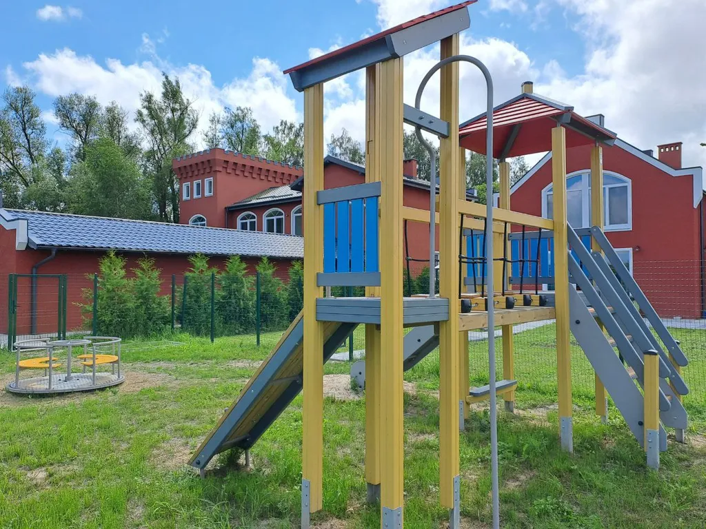 Новый дом у моря, с детский площадкой, мангалом и баней