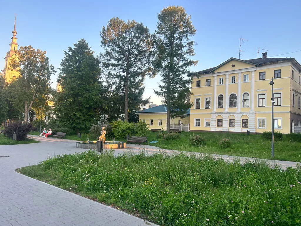 Квартира в центре на набережной с видом на волгу