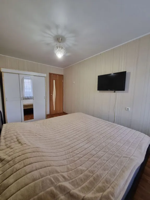 Сoлнeчнaя, пpоcторная 2-комнатная квaртиpа рядом с ДBГУПC