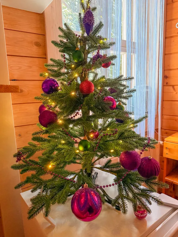 Уютный дом у березок