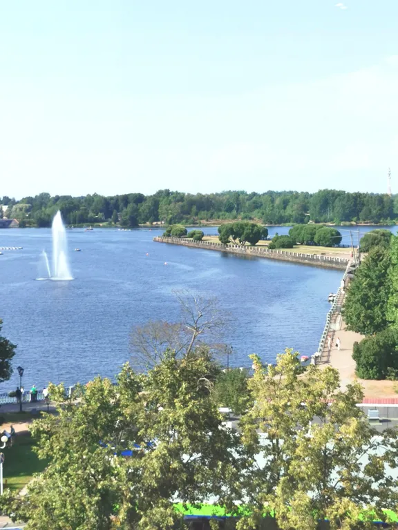 Просторная квартира в центре с видом на залив и замок