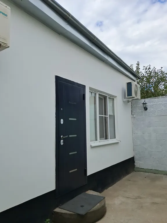 Коттедж Дом в уютном, тихом, озеленёном дворике, есть все необходимое — Махачкала