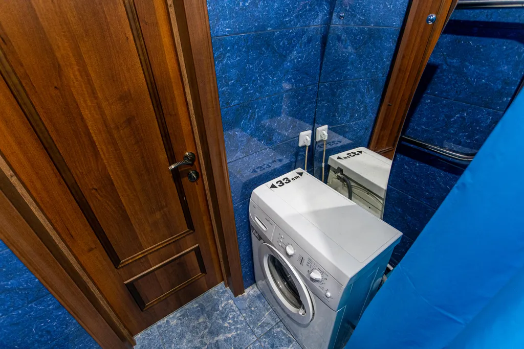 Современная студия в монолитном доме