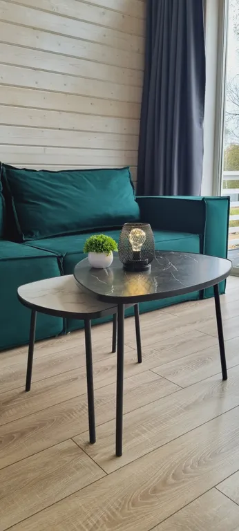 Дом у пруда в лесу