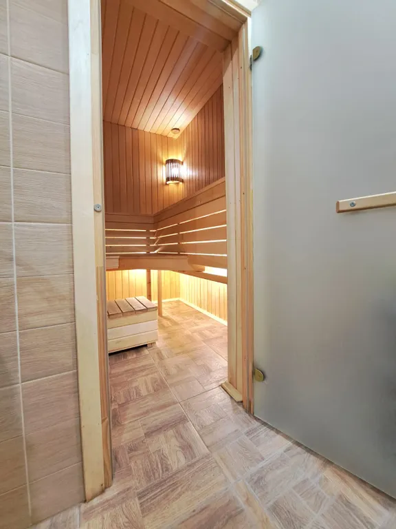 Уютный современный дом с сауной в тихом месте в окружении леса