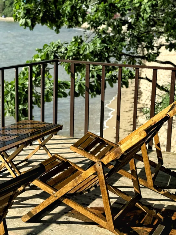 Четырехместный номер с террасой, первая линия от моря