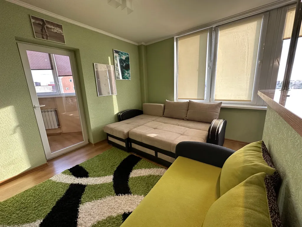 Квартира Квартира Студия с видом на Летнее озеро и с просторной отапливаемой лоджией — Калининград