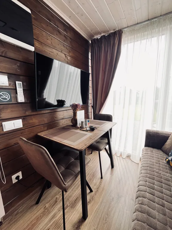 Уютный домик в тихом месте у реки