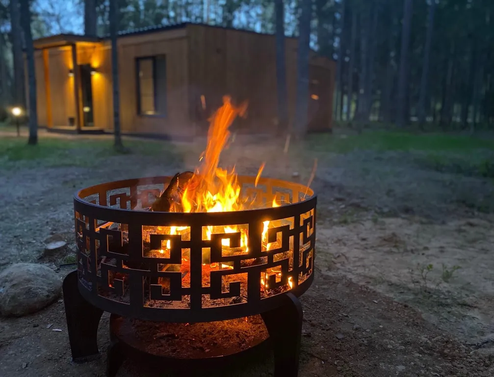 Коттедж Домик в лесу у озера для семейного отдыха — Турбаза Чайка