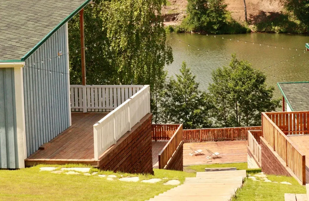 Коттедж Уютный гостевой дом с террасой на берегу озера — Кашира