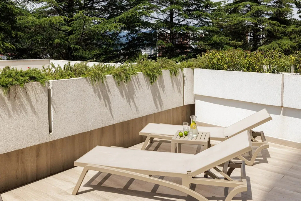 Студия с террасой и видом на парк