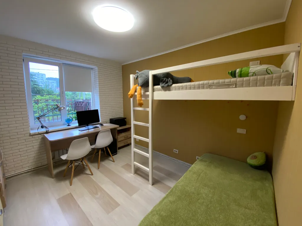 Дом возле Олимпийского парка с плодовым садом