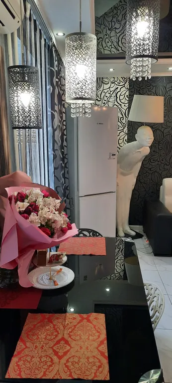 Дизайнерская квартира возле Бума