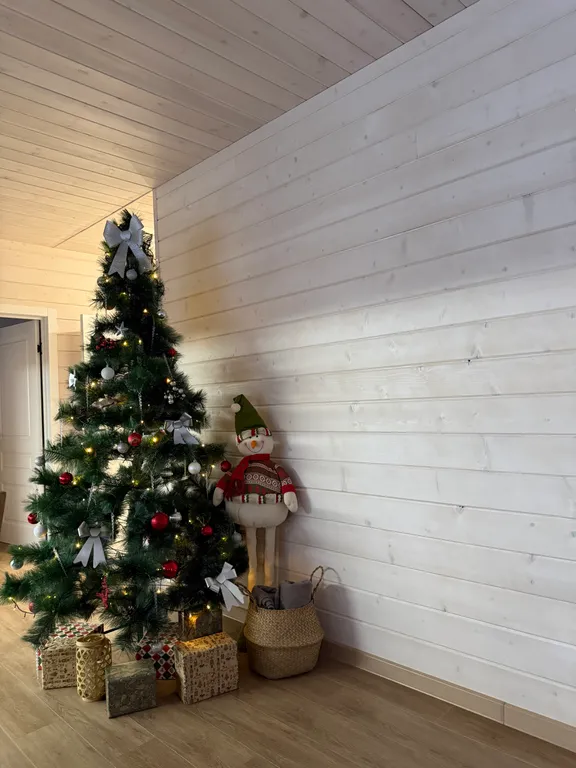 Уютный дом с живописным видом на лес