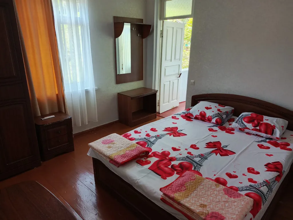 Квартира Двухместный номер с двухспальной кроватью — аренда посуточно в Гагра