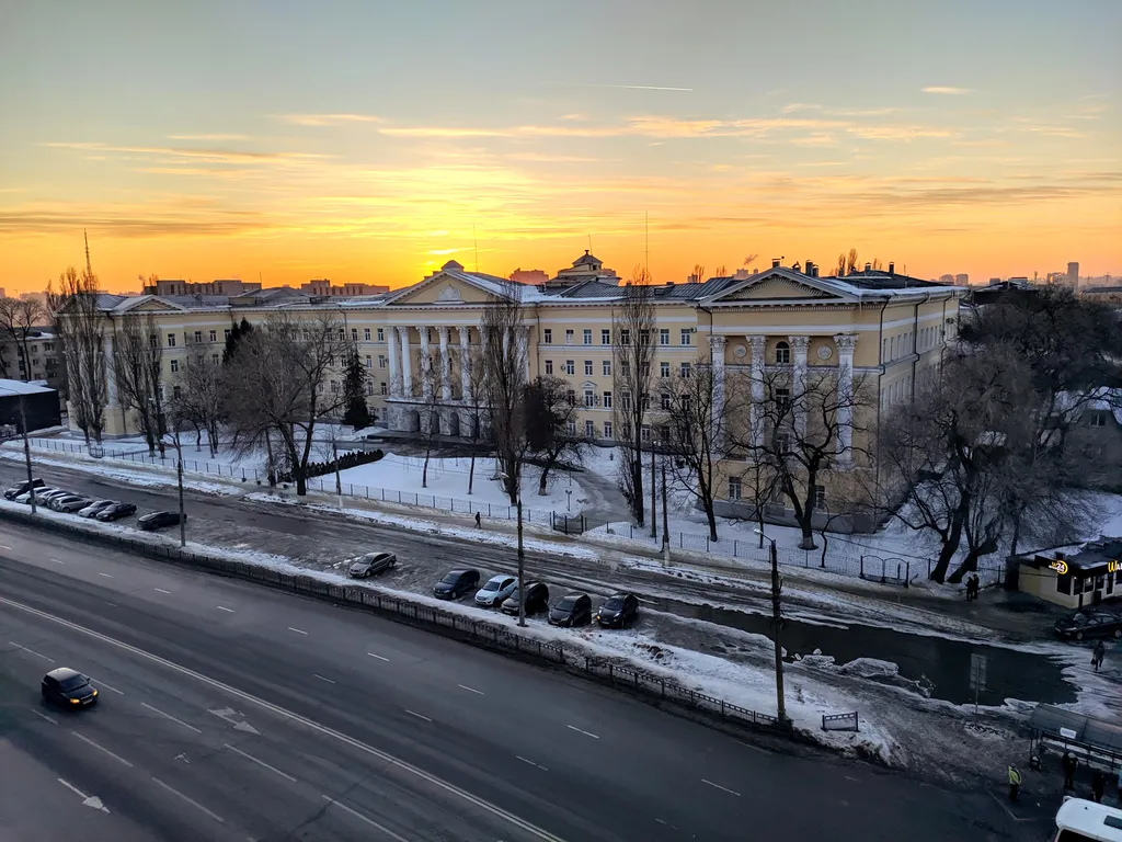 Квартира Студия 65 м² в центре, напротив Педуниверситет, 5 мин до ж/д вокзала — Воронеж