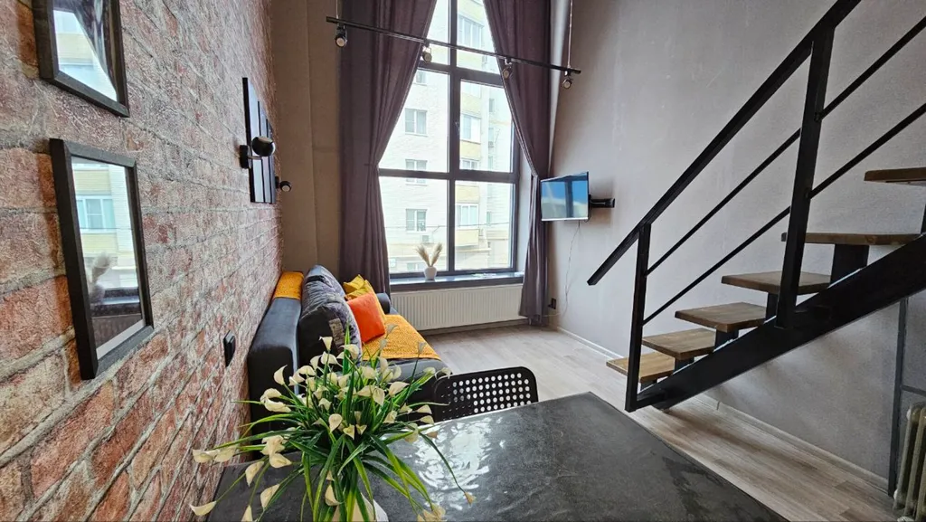 Двухуровневая студия недалеко от ЖД и автовокзала