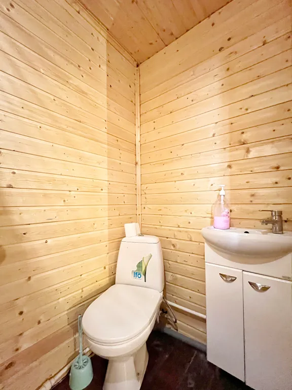 Коттедж Уединенный теплый дом без соседей с сауной, джакузи и бассейном — Луховицы