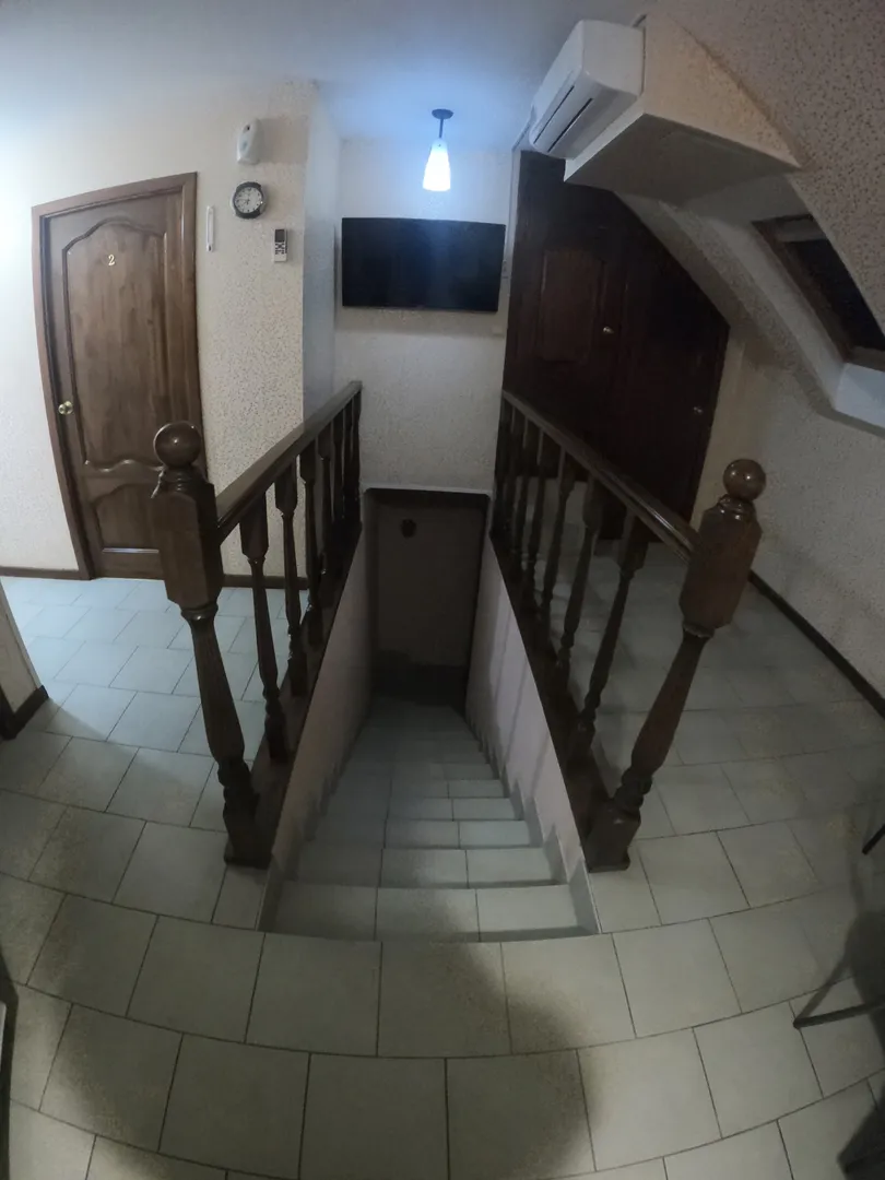 Вход со стороны столовой