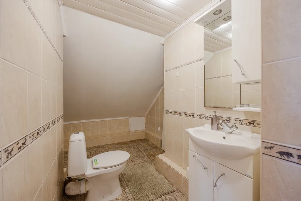 Дом с бассейном и сауной